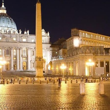 Anna A San Pietro Holiday House Rome Bagian luar foto