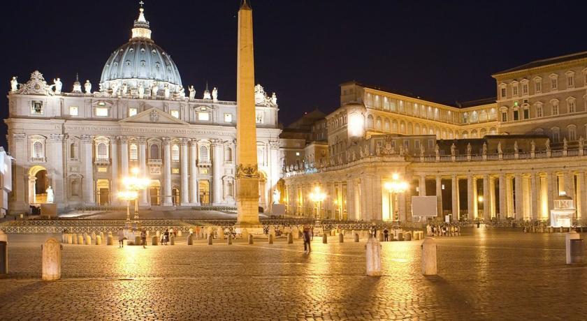 Anna A San Pietro Holiday House Rome Bagian luar foto